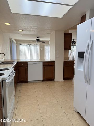 6041 N Reliance Drive, Tucson, AZ 85704