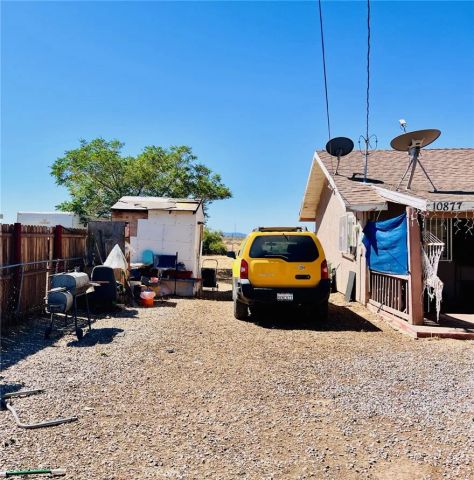 10877 Chamberlaine Way, Adelanto, CA 92301
