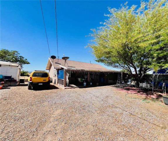 10877 Chamberlaine Way, Adelanto, CA 92301