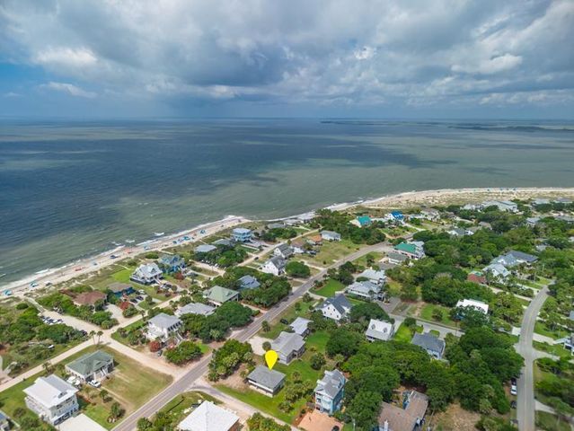 3001 Palmetto Boulevard, Edisto Island, SC 29438