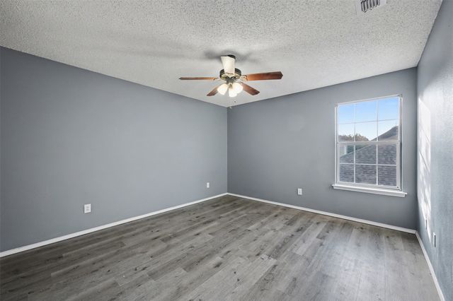 9040 Tyne Trail, Fort Worth, TX 76118