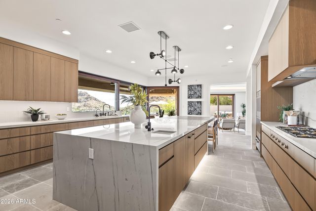 4536 E FOOTHILL Drive, Paradise Valley, AZ 85253