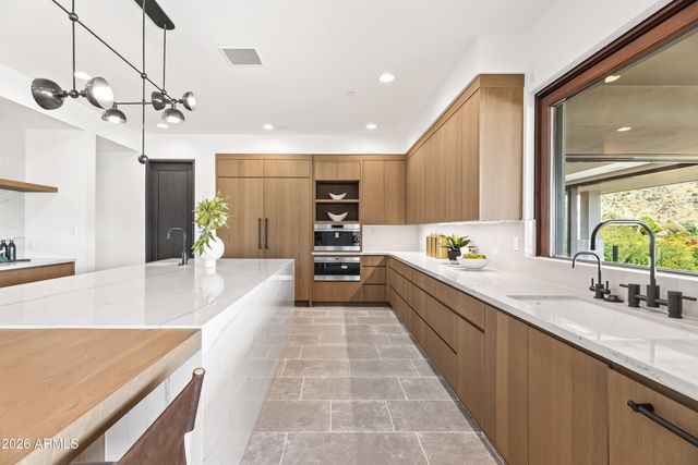 4536 E FOOTHILL Drive, Paradise Valley, AZ 85253