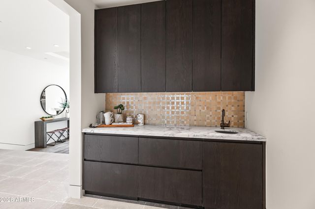 4536 E FOOTHILL Drive, Paradise Valley, AZ 85253