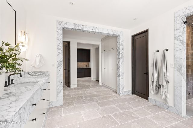 4536 E FOOTHILL Drive, Paradise Valley, AZ 85253