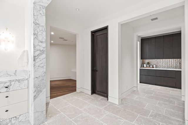 4536 E FOOTHILL Drive, Paradise Valley, AZ 85253