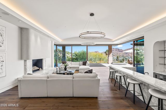 4536 E FOOTHILL Drive, Paradise Valley, AZ 85253