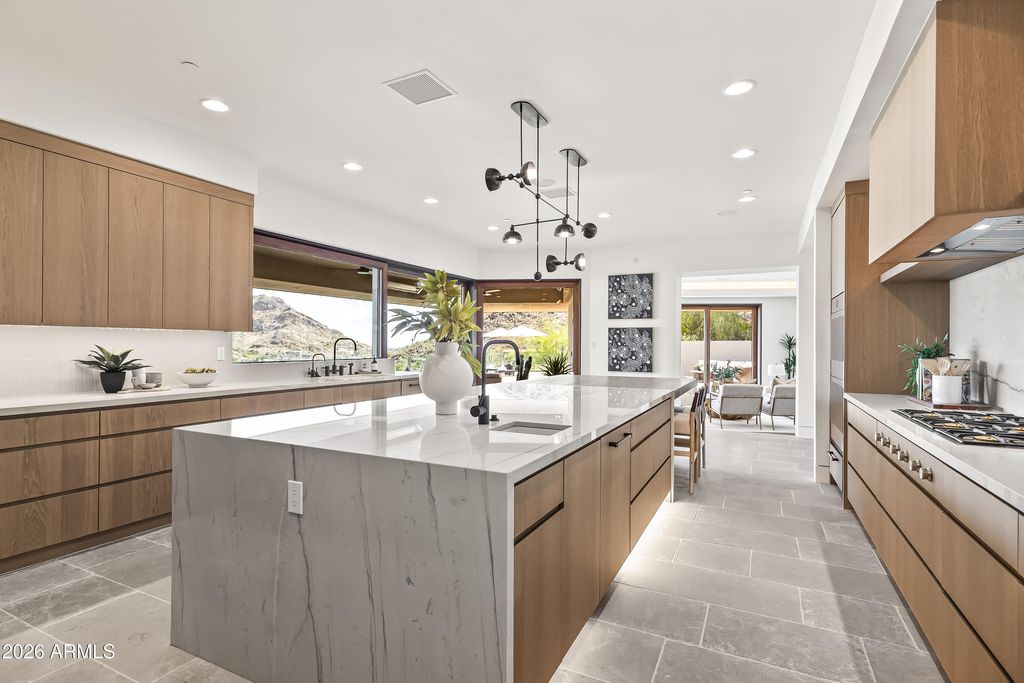 Image 15 of property listing at 4536 E FOOTHILL Drive, Paradise Valley, AZ 85253