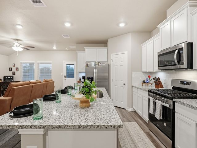 106 Montego Dr, Rockport, TX 78382
