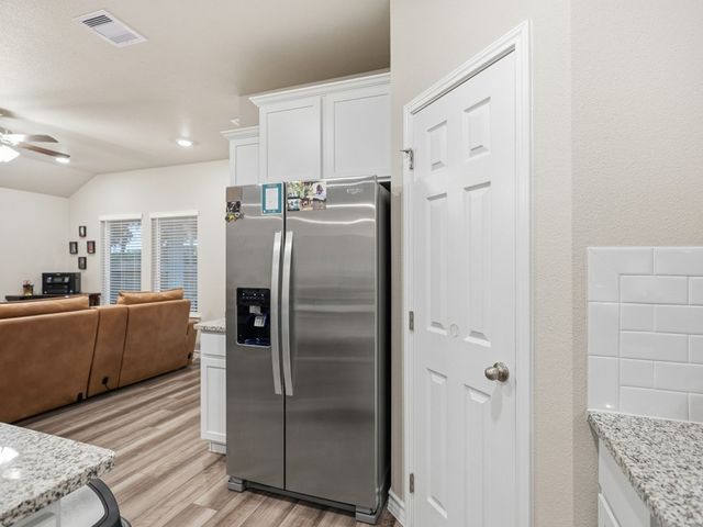 106 Montego Dr, Rockport, TX 78382