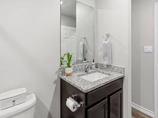 106 Montego Dr, Rockport, TX 78382