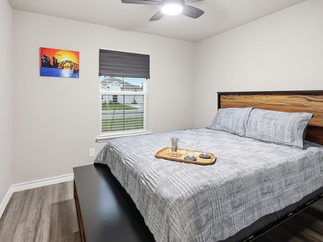 106 Montego Dr, Rockport, TX 78382
