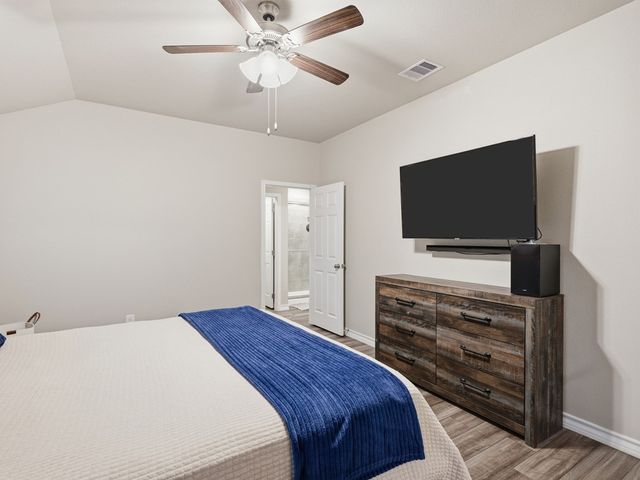 106 Montego Dr, Rockport, TX 78382