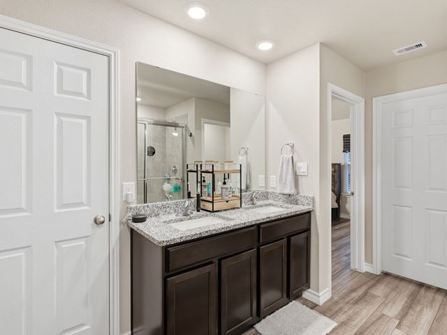 106 Montego Dr, Rockport, TX 78382