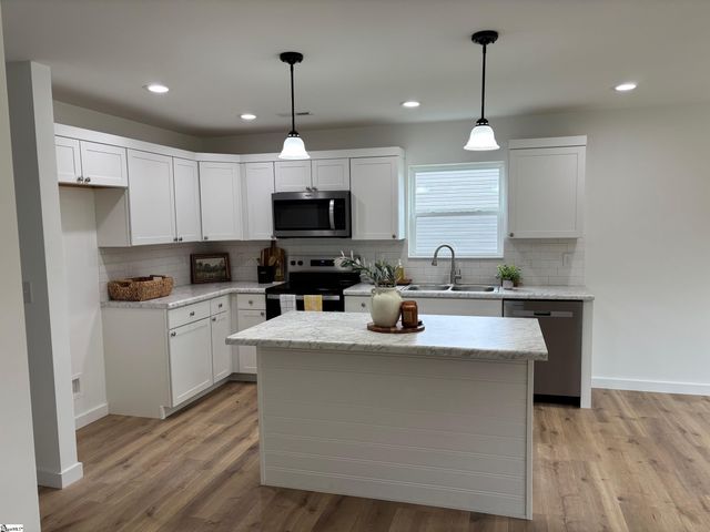 309 S Lee Street, Chesnee, SC 29323