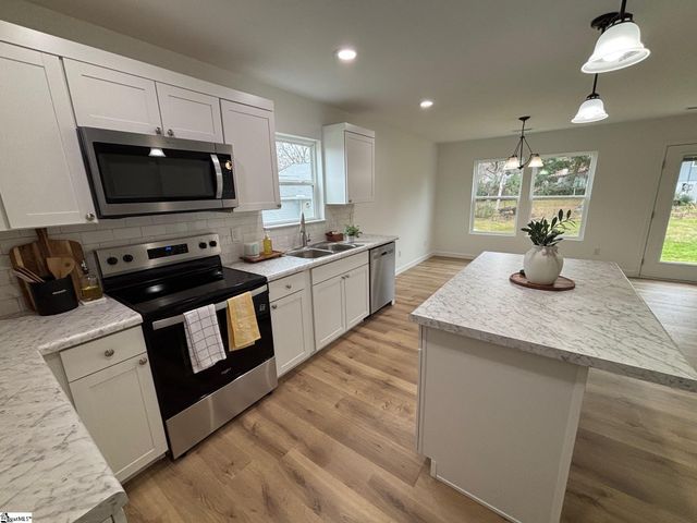 309 S Lee Street, Chesnee, SC 29323