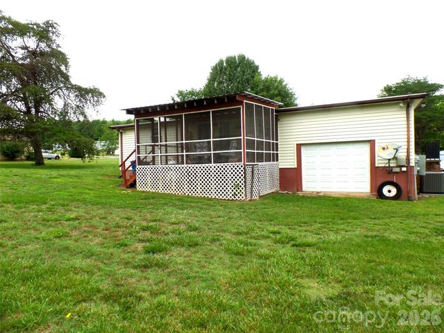 3333 Hunawill Street 2, Claremont, NC 28610
