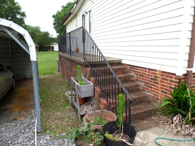 3333 Hunawill Street 2, Claremont, NC 28610