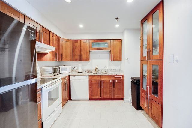 376 Ocean Ave 1002, Revere, MA 02151