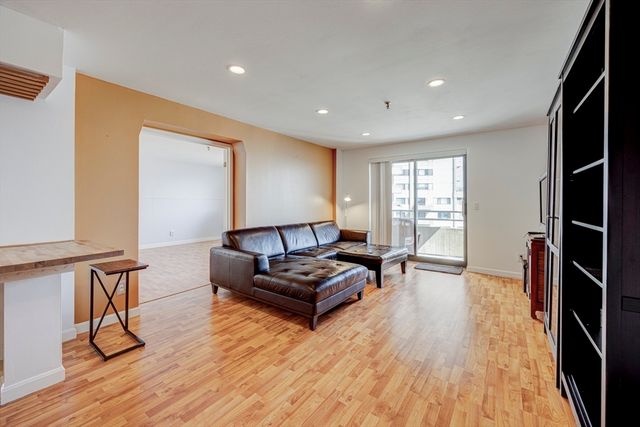 376 Ocean Ave 1002, Revere, MA 02151