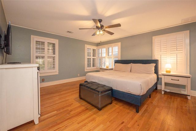 4301 Avenue O, Galveston, TX 77550