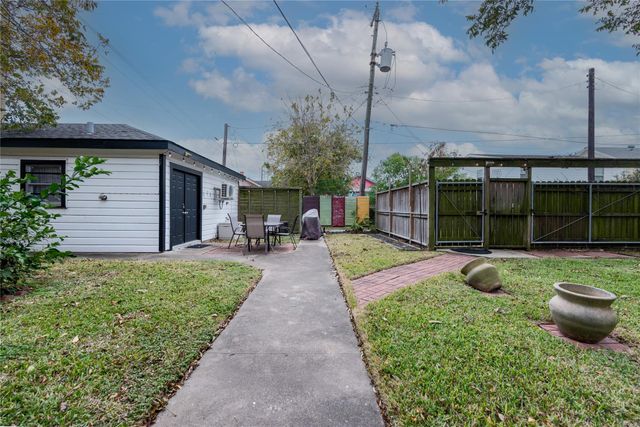 4301 Avenue O, Galveston, TX 77550
