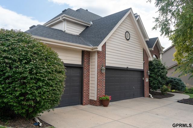 7823 N 156th Avenue, Bennington, NE 68007