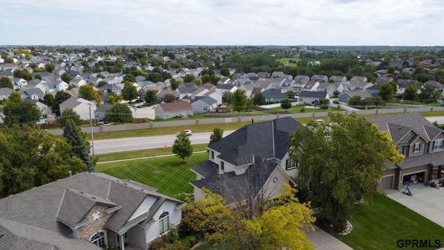 7823 N 156th Avenue, Bennington, NE 68007