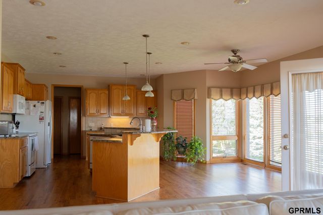 7823 N 156th Avenue, Bennington, NE 68007