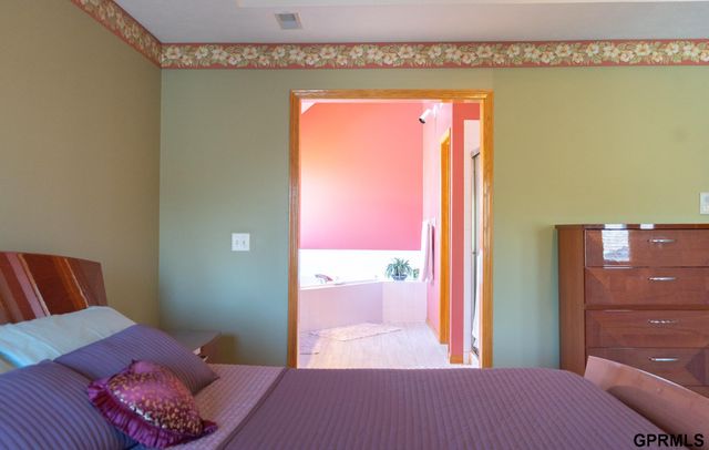 7823 N 156th Avenue, Bennington, NE 68007