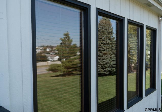 7823 N 156th Avenue, Bennington, NE 68007