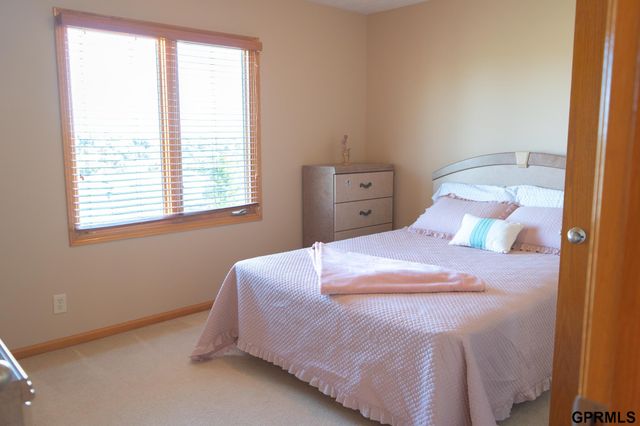 7823 N 156th Avenue, Bennington, NE 68007