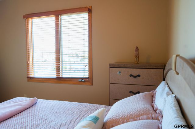 7823 N 156th Avenue, Bennington, NE 68007