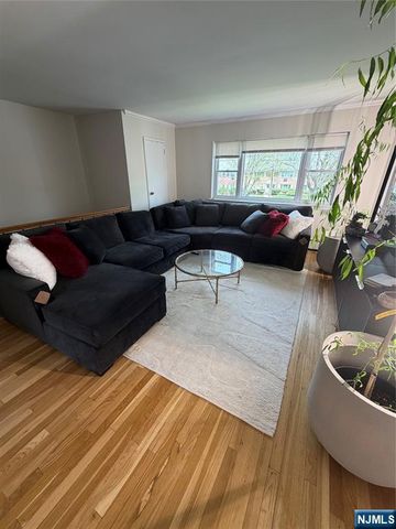 3 Manchester Court 140, Wayne, NJ 07470