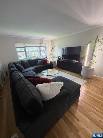 3 Manchester Court 140, Wayne, NJ 07470