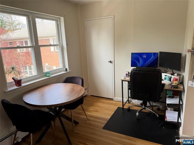 3 Manchester Court 140, Wayne, NJ 07470