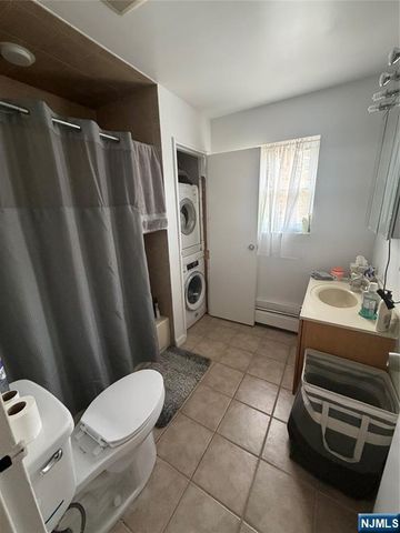 3 Manchester Court 140, Wayne, NJ 07470