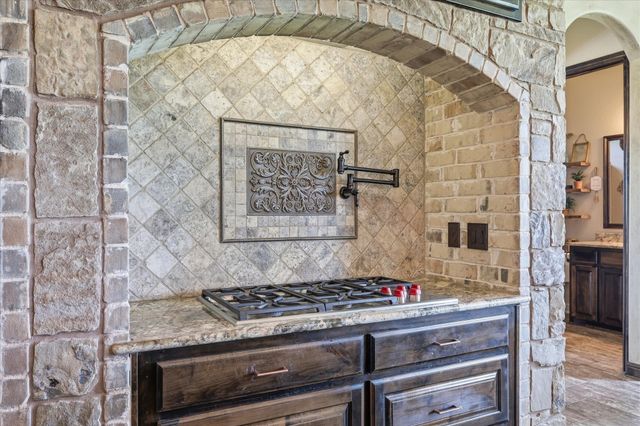 160 Vista Ridge Drive N, Decatur, TX 76234