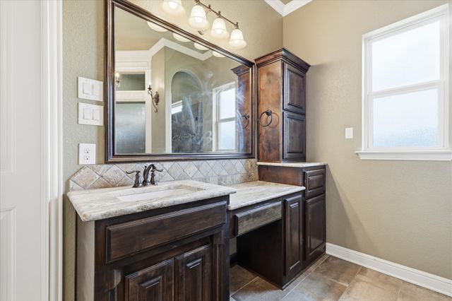 160 Vista Ridge Drive N, Decatur, TX 76234