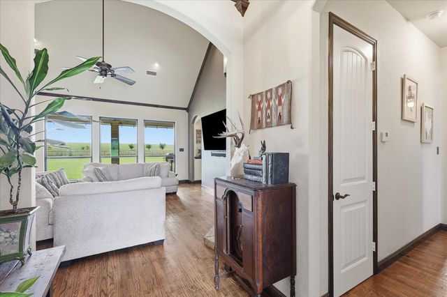 160 Vista Ridge Drive N, Decatur, TX 76234