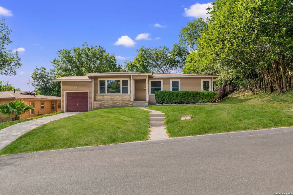 443 Westhill PL, San Antonio, TX 78201