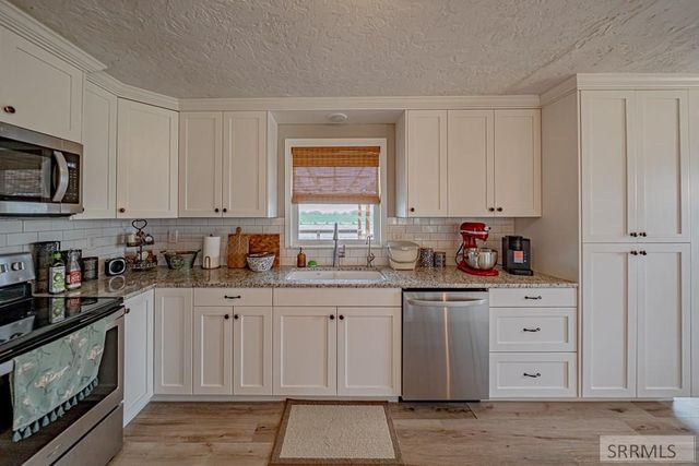 1036 N 1100 E, Shelley, ID 83274