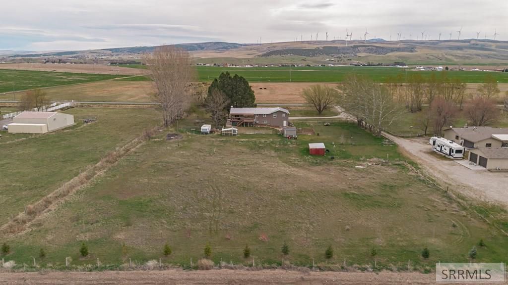 Image 10 of property listing at 1036 N 1100 E, Shelley, ID 83274