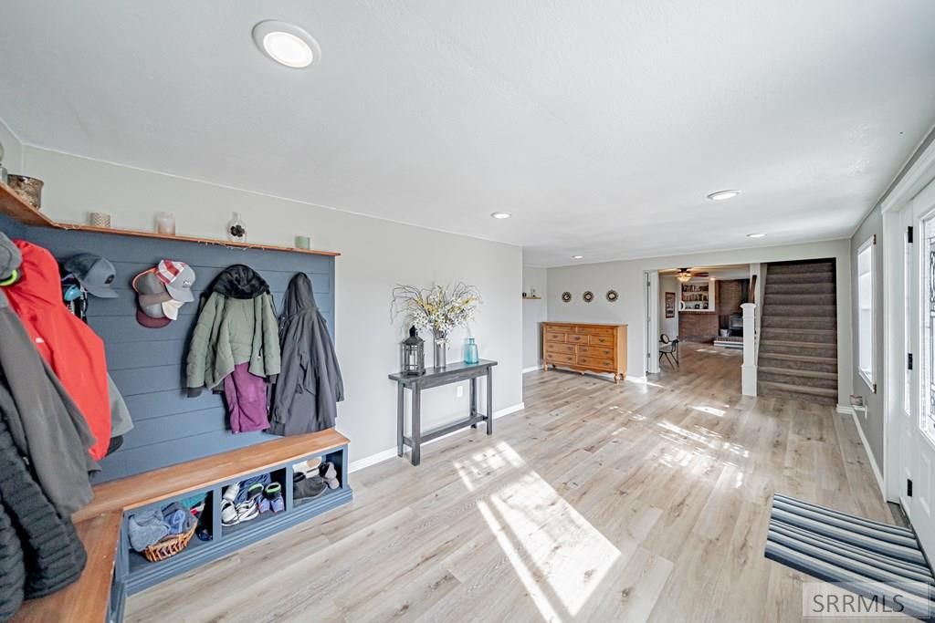 Image 15 of property listing at 1036 N 1100 E, Shelley, ID 83274