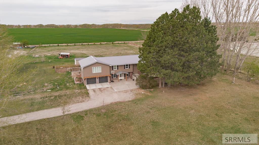Image 2 of property listing at 1036 N 1100 E, Shelley, ID 83274