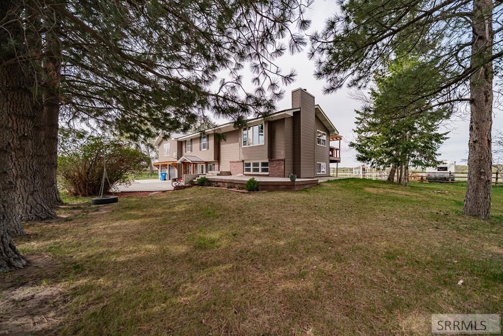 Image 39 of property listing at 1036 N 1100 E, Shelley, ID 83274