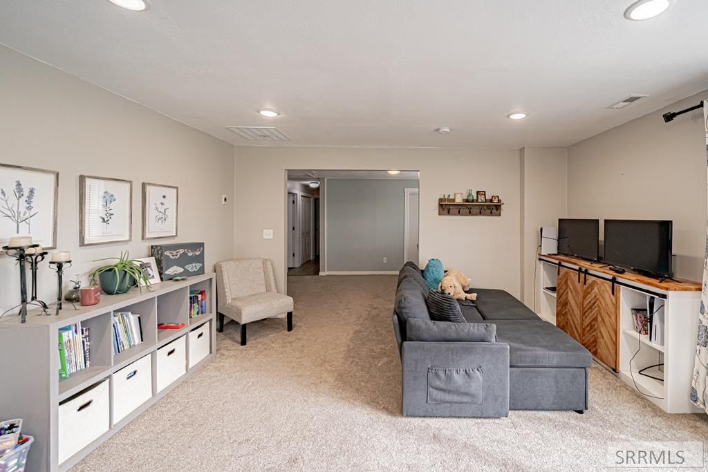 Image 44 of property listing at 1036 N 1100 E, Shelley, ID 83274