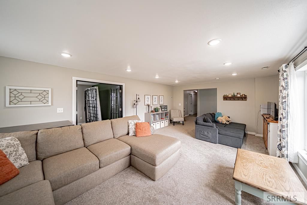 Image 48 of property listing at 1036 N 1100 E, Shelley, ID 83274