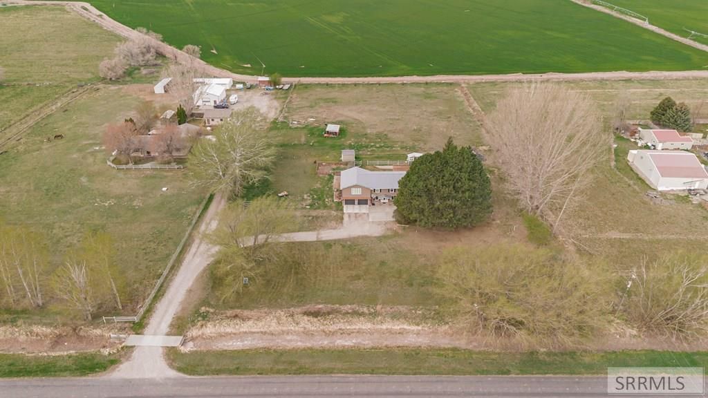 Image 6 of property listing at 1036 N 1100 E, Shelley, ID 83274