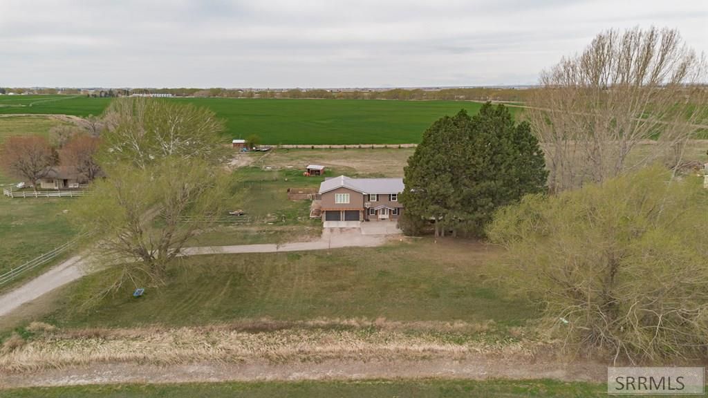 Image 7 of property listing at 1036 N 1100 E, Shelley, ID 83274